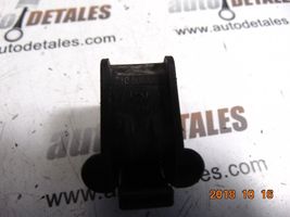 Mercedes-Benz A W168 Staffa di montaggio del radiatore A2105040146