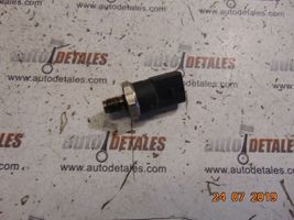 Mercedes-Benz E W210 Capteur de pression de carburant A0041537528