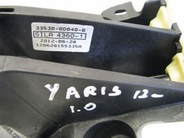 Toyota Yaris Lewarek zmiany biegów / górny 335300B040