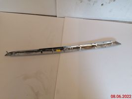 Mercedes-Benz GL X164 Baguette moulure de porte arrière a1647301422