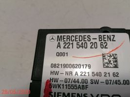 Mercedes-Benz GL X164 Unité de commande / module de pompe à carburant A2215402062