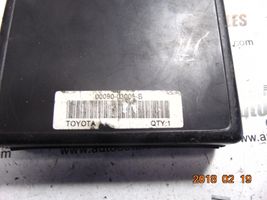 Toyota Avensis Verso Vanteiden varkaudenestomutterit ja avainhylsy 0009003005B