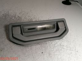 Peugeot 806 Lampka podsufitki tylna 1472342077