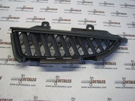 Mitsubishi Grandis Grille calandre supérieure de pare-chocs avant MN145455