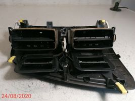 Toyota Avensis T270 Centrinės oro grotelės 5567005100