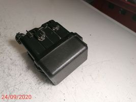 Toyota Avensis T270 Module de fusibles 7191YB1