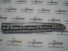 Mercedes-Benz CLK A209 C209 Rivestimento modanatura parafango posteriore A2096902562