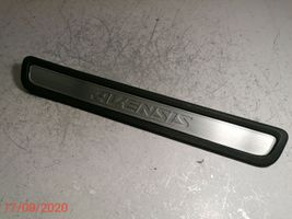 Toyota Avensis T270 Takaoven kynnyksen suojalista 67916-05030