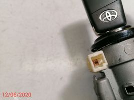 Toyota Avensis T270 Ignition lock 8978305030