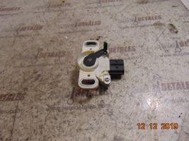 Toyota Avensis T270 Sensor del pedal de embrague 8951020071