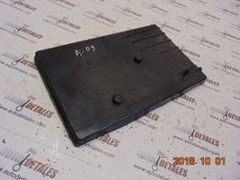 Toyota Avensis T270 Boîte de batterie 7443105100