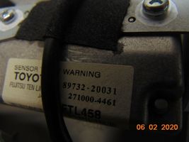Toyota Avensis T270 Фонарь освещения передних мест 8973220031
