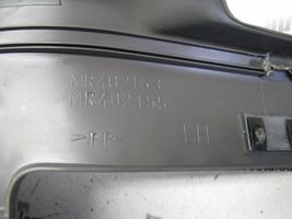 Mitsubishi Pajero Copertura del rivestimento del sottoporta posteriore MR402153