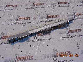 Toyota Avensis T270 Kojelaudan hansikaslokeron lista 55474-05120