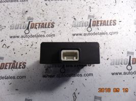 Toyota Avensis T270 Durų elektronikos valdymo blokas 89741-05080