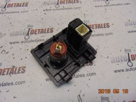 Toyota Avensis T270 Connettore plug in AUX 5891505020