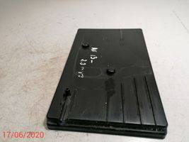 Toyota Avensis T270 Boîte de batterie 7443105100