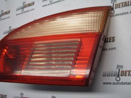 Toyota Avensis T220 Luci posteriori del portellone del bagagliaio 89022025