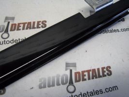 Mercedes-Benz ML W164 Rail de pare-brise de porte arrière A1647300619