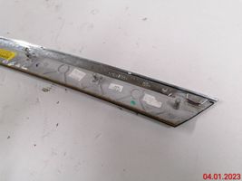 Mercedes-Benz GL X164 Baguette moulure de porte arrière A1647301622