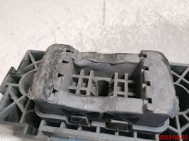 Mercedes-Benz GL X166 Base della presa Jacking A1666900334