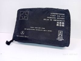 Mercedes-Benz E W212 Apteczka pierwszej pomocy 