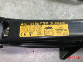 Toyota Verso-S Set di attrezzi 75231-52010