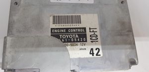 Toyota Avensis T220 Moottorin ohjainlaite/moduuli 8966105420