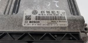 Volkswagen Touran I Calculateur moteur ECU 03G906021MJ