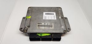 Renault Trafic II (X83) Sterownik / Moduł ECU 0281010632