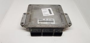 Renault Trafic II (X83) Calculateur moteur ECU 0281010633