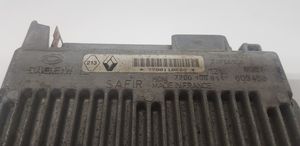 Renault Clio III Calculateur moteur ECU 7700110688