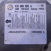 Volkswagen Transporter - Caravelle T5 Module de contrôle airbag 1C0909605A