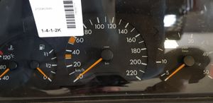 Mercedes-Benz E W210 Compteur de vitesse tableau de bord 2105403648