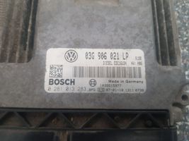 Volkswagen Touran I Variklio valdymo blokas 03G906021LP