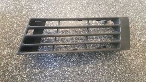 Audi A4 S4 B5 8D Grille inférieure de pare-chocs avant 