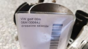 Volkswagen Golf IV Droseļvārsts 06A133064J