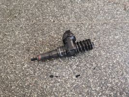 Volkswagen Polo IV 9N3 Inyector de combustible 038130073BP