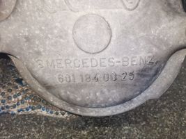 Mercedes-Benz C W202 Support de filtre à huile 6011840025