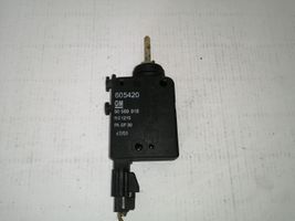 Opel Astra G Serratura del tappo del serbatoio del carburante 90589918