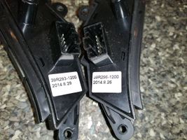 Hyundai i40 Boutons / interrupteurs volant 39R2931200