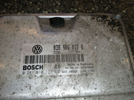 Volkswagen New Beetle Calculateur moteur ECU 038906012Q