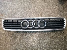 Audi A4 S4 B5 8D Etupuskurin ylempi jäähdytinsäleikkö 8D0853651R