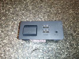 Mazda CX-3 Connettore plug in USB D09H669U0