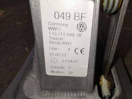 Volkswagen Touran II Lewarek zmiany biegów / górny 1T0711049BF