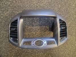 Chevrolet Captiva Verkleidung Radio / Navigation 