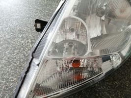 Opel Vivaro Lampa przednia 8200701354