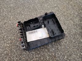 Volkswagen PASSAT CC Module de fusibles 1K0937124H