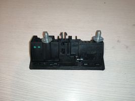 Volkswagen PASSAT B7 Interrupteur d'ouverture de coffre 5N0827566T