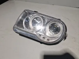 Chrysler 300 - 300C Lampa przednia 